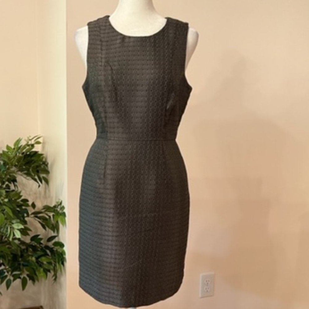 Banana Republic Gray "Dot" Sheath Dress, size 4P